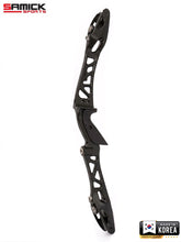 Load image into Gallery viewer, Samick 25" Kronos CNC Recurve Riser / Right Hand
