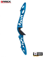 Load image into Gallery viewer, Samick 25" Kronos CNC Recurve Riser / Right Hand